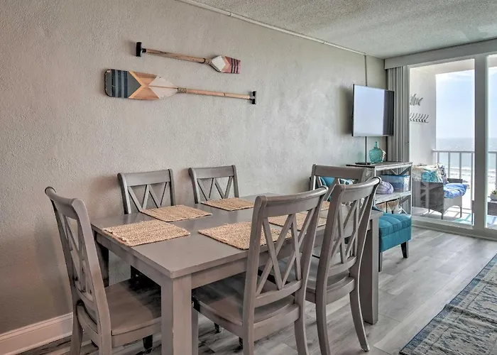 Holiday home Bright Beachfront W/ Pool Access Gulf Shores