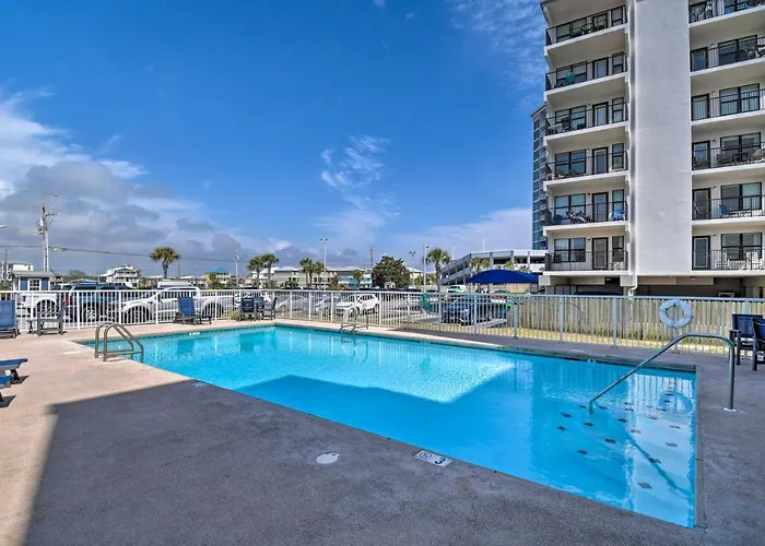 Bright Beachfront W/ Pool Access Gulf Shores