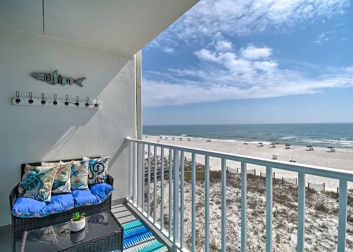 Bright Beachfront W/ Pool Access Holiday home *