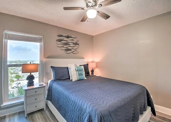 Bright Beachfront W/ Pool Access Holiday home Gulf Shores