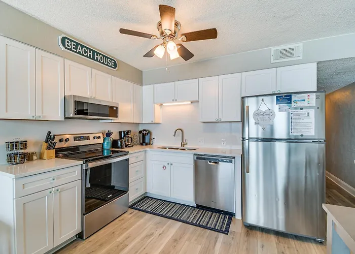 Bright Beachfront W/ Pool Access